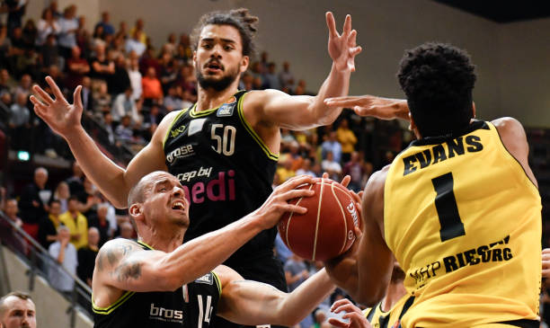 予河南队强 予河南队强