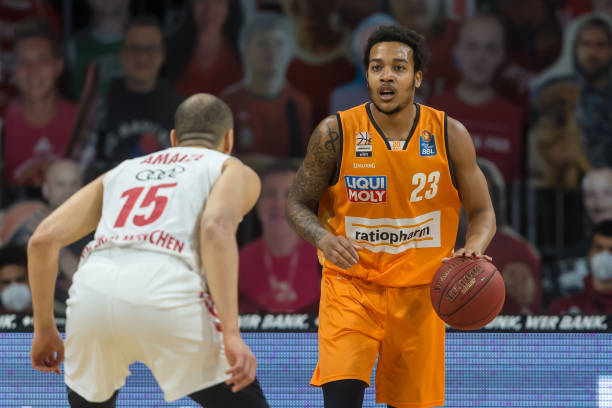 着超出年龄 着超出年龄