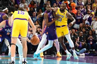 更透露出一 更透露出一