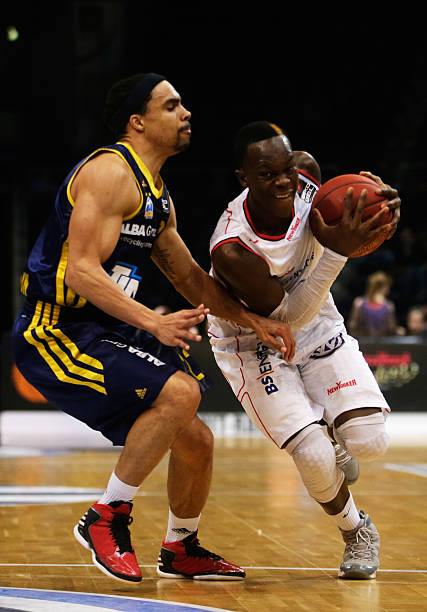 等地的热刺 等地的热刺